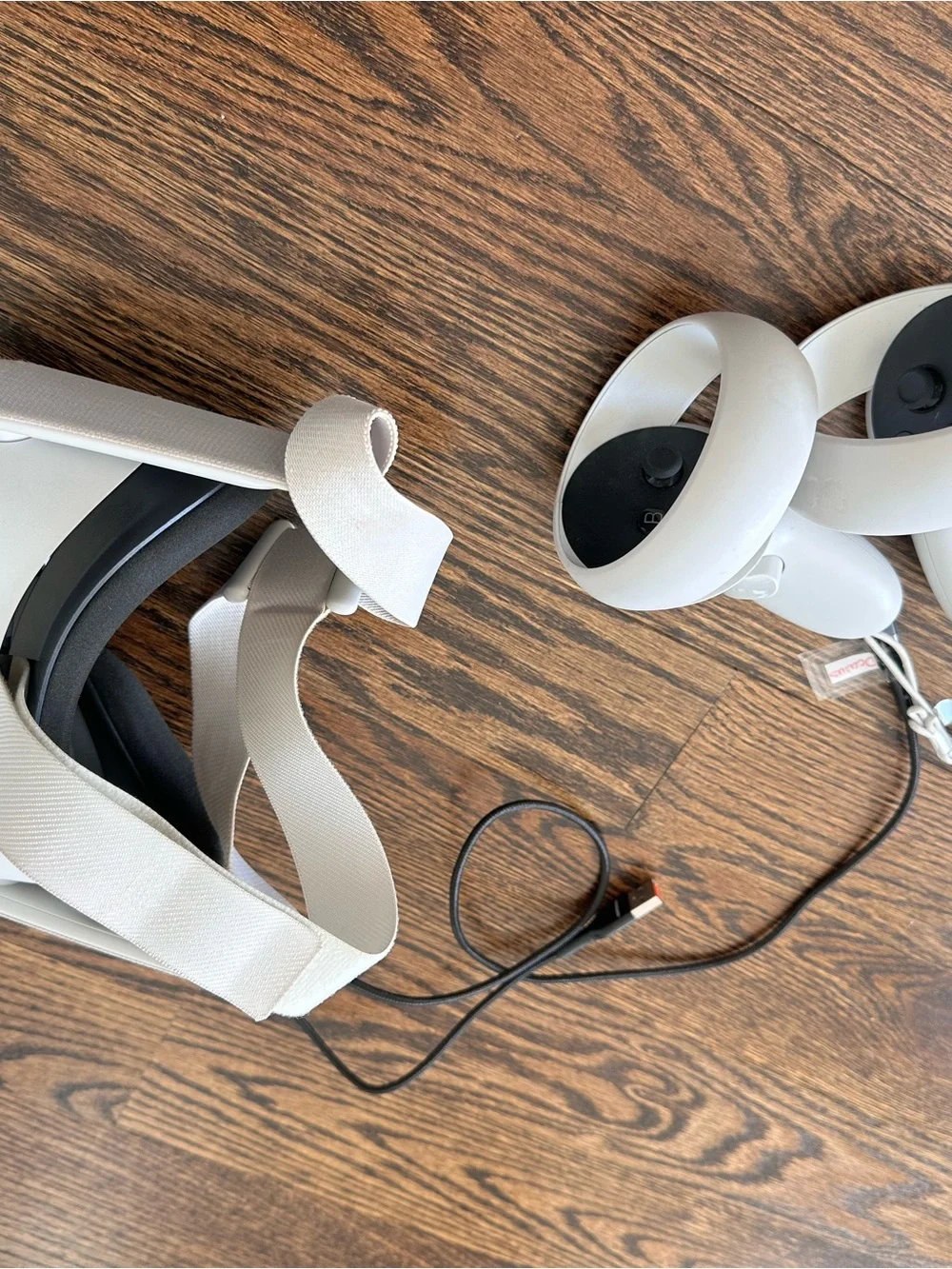 Oculus White VR Headset with Black Foam Face Cushion